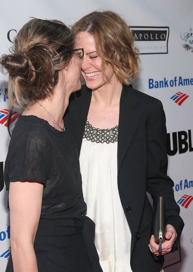 Happy World Friendship Day!!! Here are Sarah Paulson and Amanda Peet, besties for 26 years