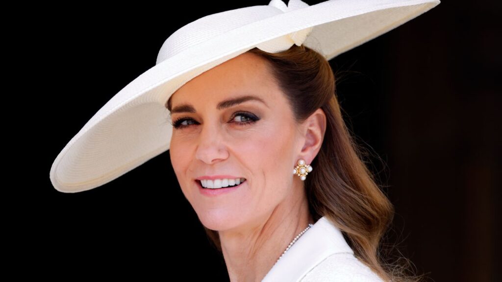 A Little Rain Can’t Ruin Kate Middleton’s Waves—See the Photos Allure