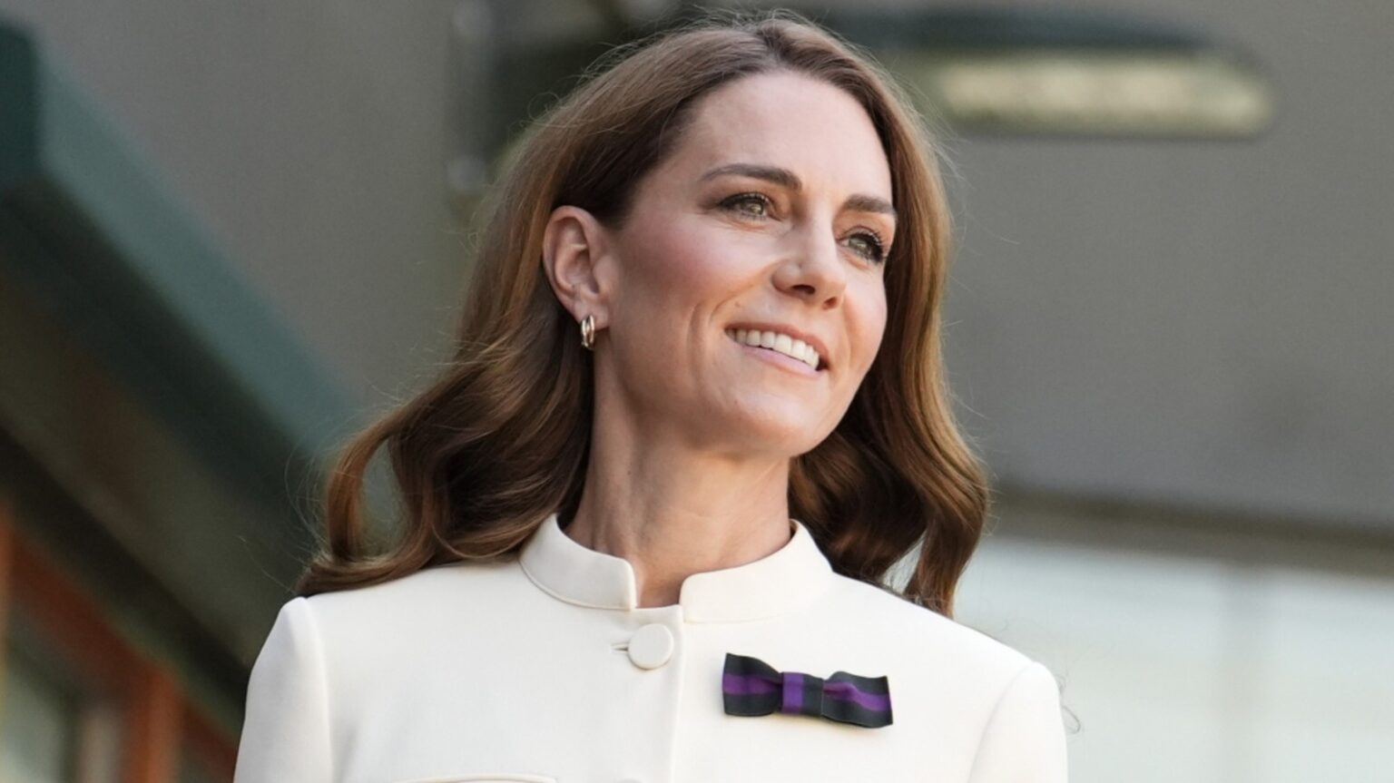 Kate Middleton Stunned In Trendy Butter Yellow At Wimbledon (& Her Beauty Routine Was On Point)