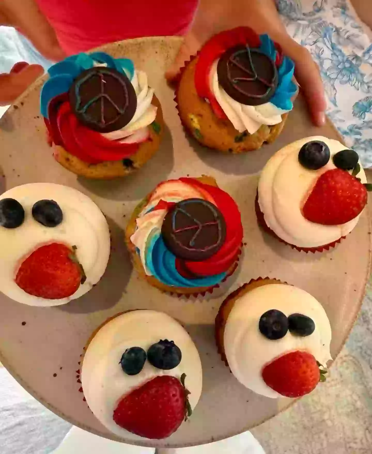 One person likened the blueberry and strawberry cupcakes to a 'creepy' ghost (Instagram/@meghan)