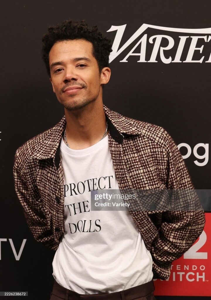 Jacob Anderson wearing a Protect The Dolls t-shirt at San Diego Comic Con today! 🥹