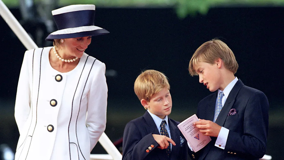 The Princess Of Wales And Princes William & Harry Attend The Vj Day 50Th Anniversary Celebrations In London. . (Photo by Antony Jones/Julian Parker/UK Press via Getty Images)