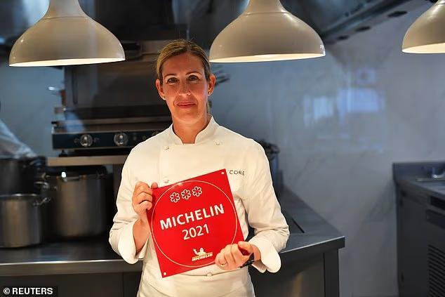 Chef who catered Harry and Meghan's wedding hits back at rumours that guests were served burgers