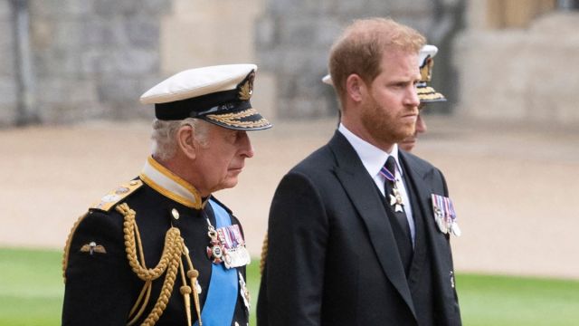 Prince Harry Is ‘Desperate’ To Mend Things With Royal Family, Claims ‘Expert’ Yahoo entertainment home