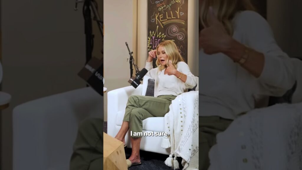 How Kelly Ripa keeps the ‘spark’ alive with husband Mark Consuelos #shorts How Kelly Ripa keeps the 'spark' alive with husband Mark Consuelos #shorts