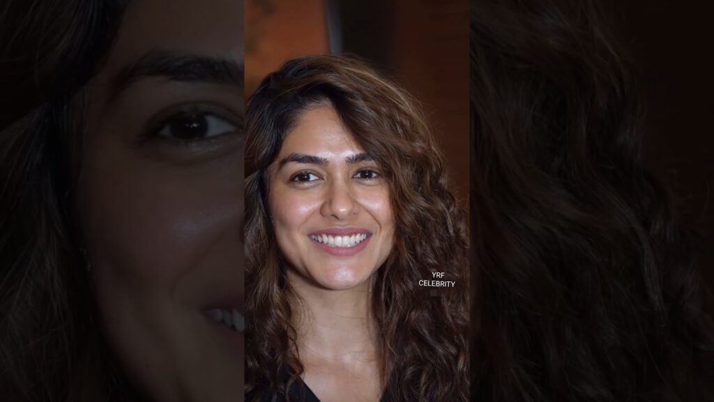 Mrunal Thakur's Look Left Everyone STUNNED!!🔥#MrunalThakurViral