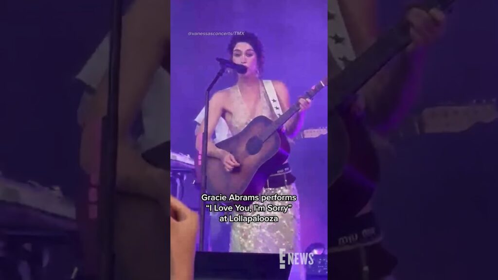 Gracie Abrams performs "I Love You, I'm Sorry" at Lollapalooza. (@vanessasconcerts/TMX)