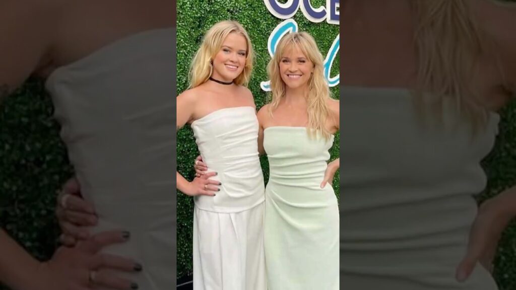 Reese Witherspoon's 25 Year Old Daughter Is Her Twin