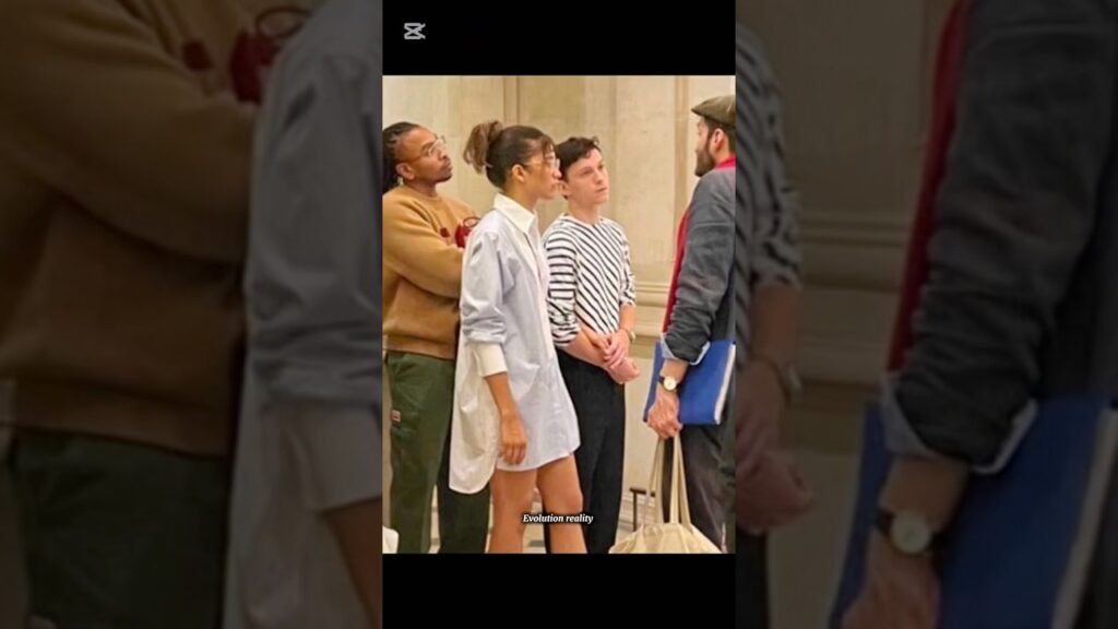 I love it when they holds hands 🥺❤️#tomholland #zendaya #tomdaya #shorts I love it when they holds hands 🥺❤️#tomholland #zendaya #tomdaya #shorts