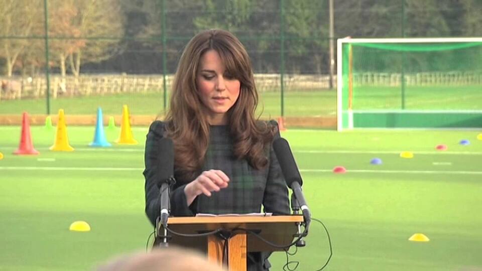 Kate Middleton Reportedly ‘Struggling Behind Closed Doors’ Kate Middleton Reportedly ‘Struggling Behind Closed Doors’