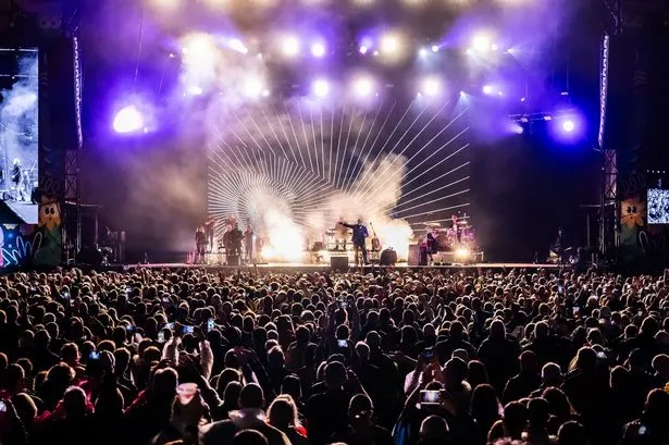 Elbow at Cardiff Castle