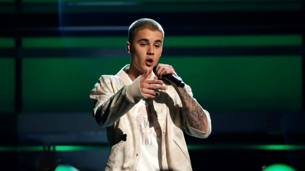 Justin Bieber impersonator dupes Las Vegas club, performs on stage