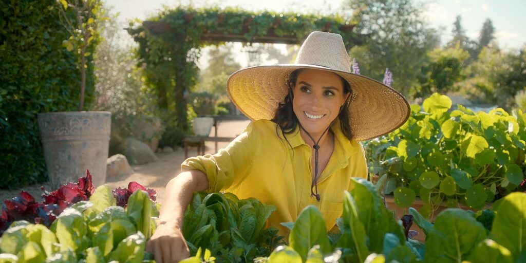How to Replicate Meghan Markle's Yellow Button Down Look from Episode 6
