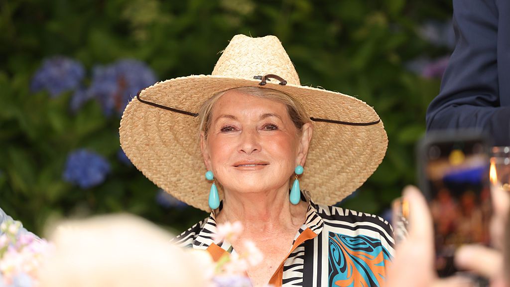 Martha Stewart Hopes Meghan Markle “Knows What She’s Talking About,” And Has Some Thoughts About Goop, Too