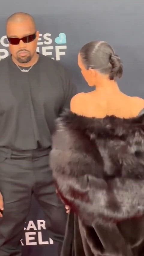 Bianca Censori at Grammy 2025