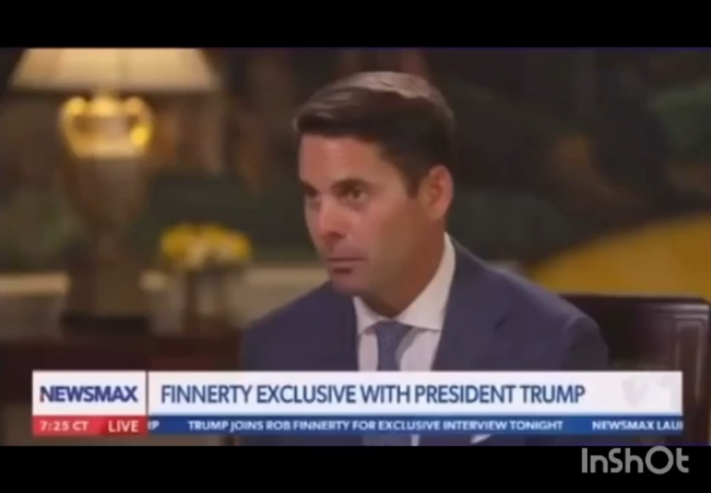 Trump being weird about complimenting his press secretary (as expected)