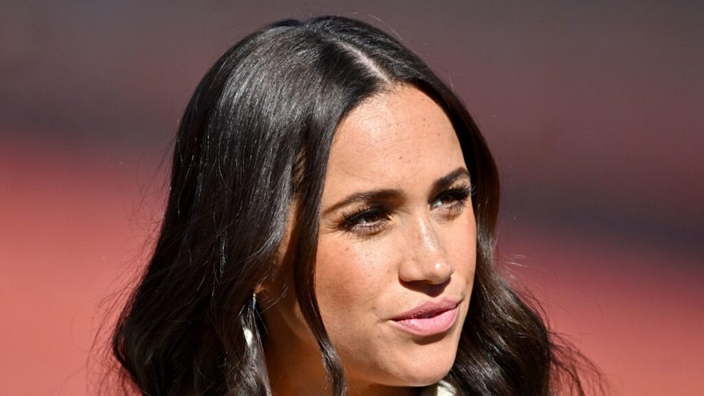 Meghan Markle forced to clarify her Sussex name change – months after Mindy Kaling controversy Meghan Markle forced to clarify her Sussex name change - months after Mindy Kaling controversy