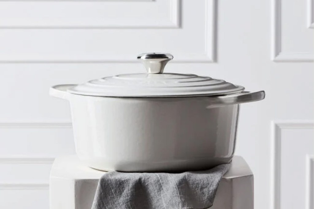 Le Creuset 7.25 QT Round Dutch Oven