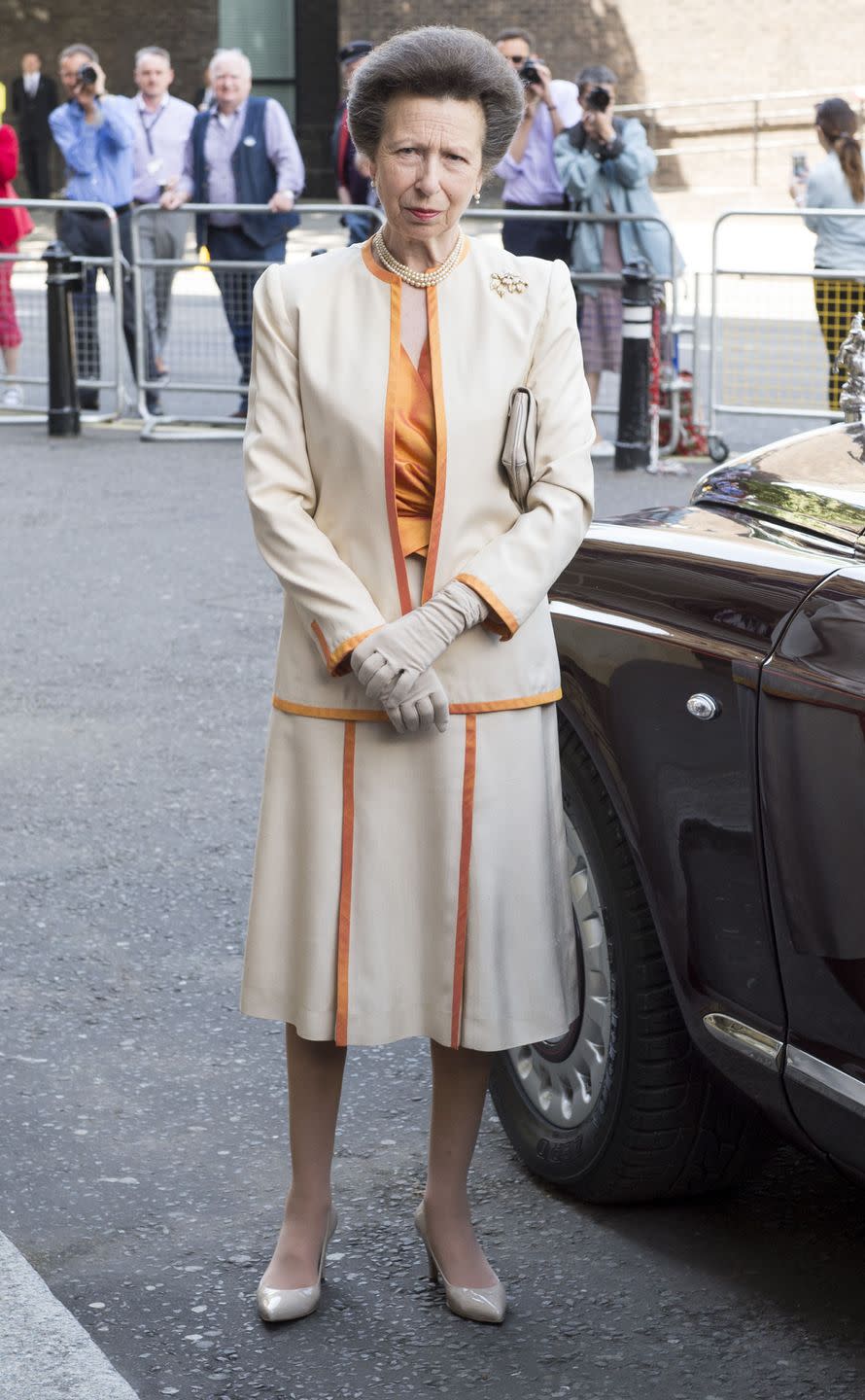 queen elizabeth ii attends centenary annual meeting of the national federation of women's institute