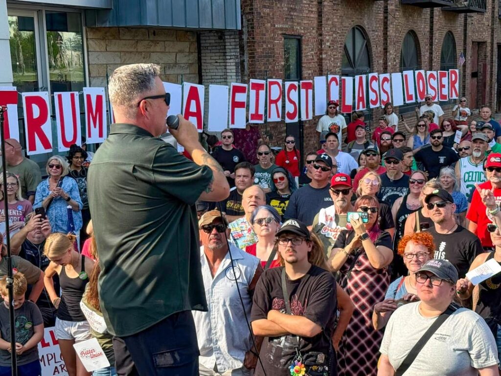 Photos from the AFL-CIO rally with Dropkick Murphys yesterday, then concert with Bad Religion Photos from the AFL-CIO rally with Dropkick Murphys yesterday, then concert with Bad Religion