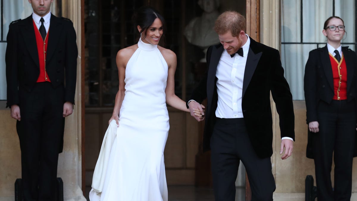 Meghan Wore Queen Elizabeth’s Favorite Brand meghan markle on a beach