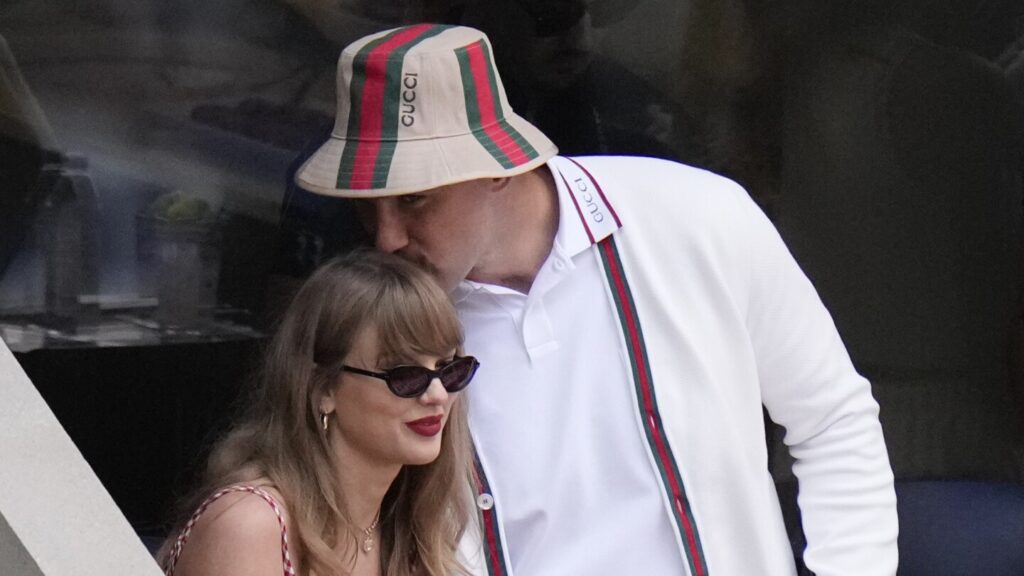 Dispatcher Julia Jordan spills Taylor Swift engagement news by accident Dispatcher Julia Jordan spills Taylor Swift engagement news by accident