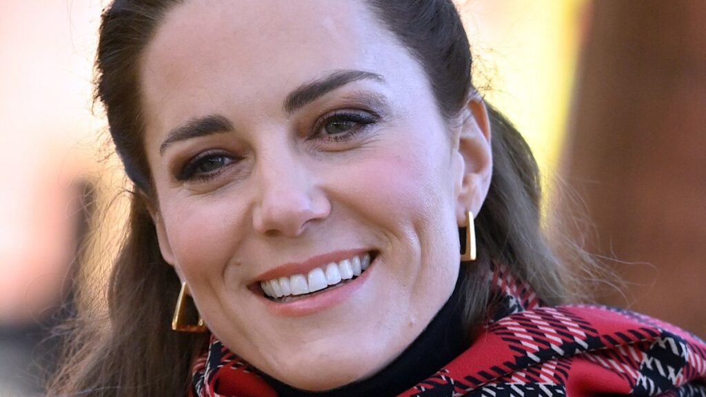 Kate Middleton’s relatable beauty hacks that make her appear totally unroyal Kate Middleton's relatable beauty hacks that make her appear totally unroyal