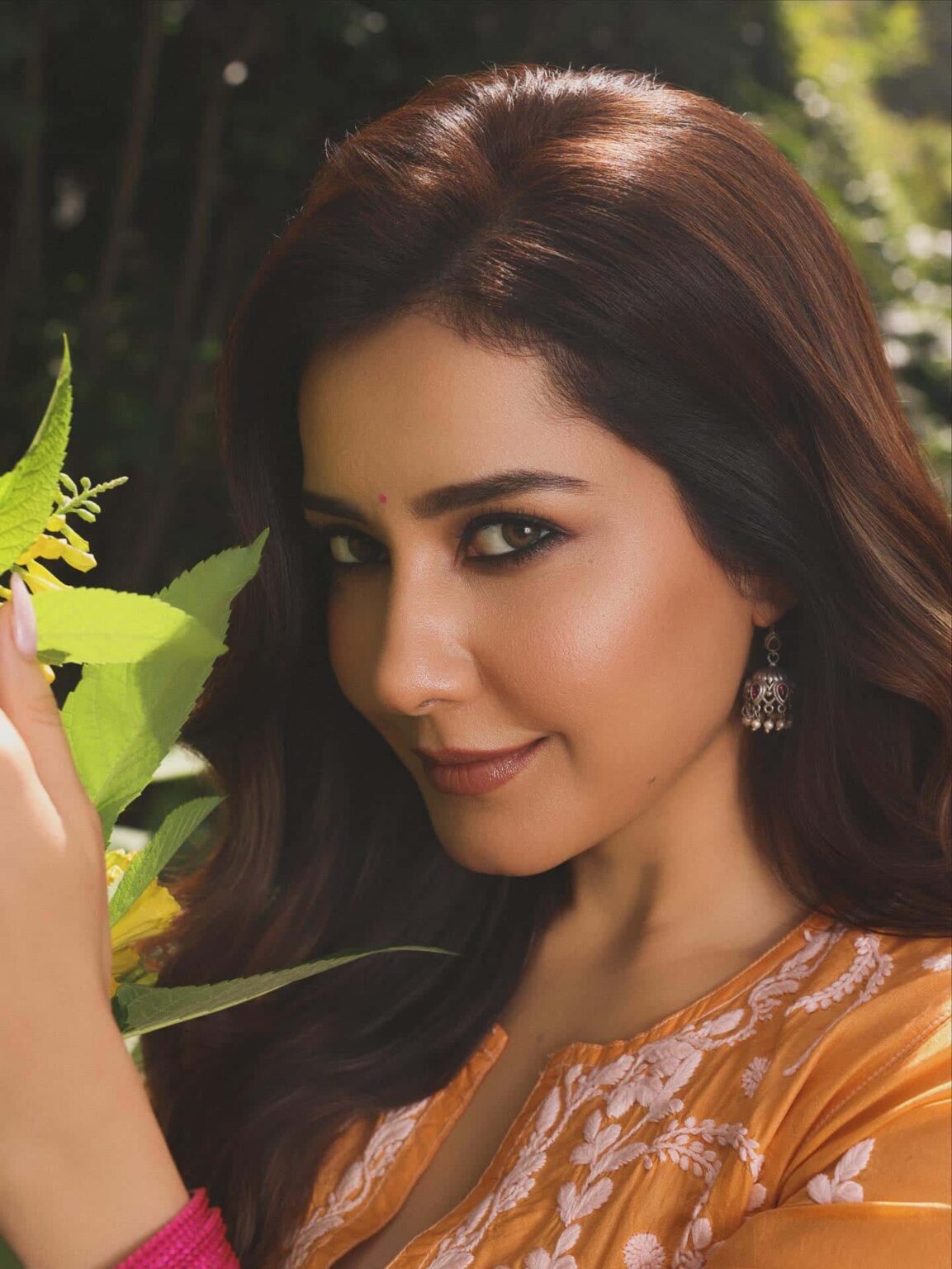 Raashi Khanna Turns Heads In Simple Stylish Avatar