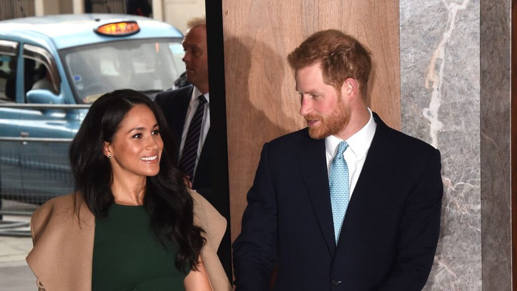 Prince Harry ‘wants to come home much more’ and ‘has not given up hope on bringing his children back to Britain’, sources say Prince Harry ‘wants to come home much more’ and ‘has not given up hope on bringing his children back to Britain’, sources say