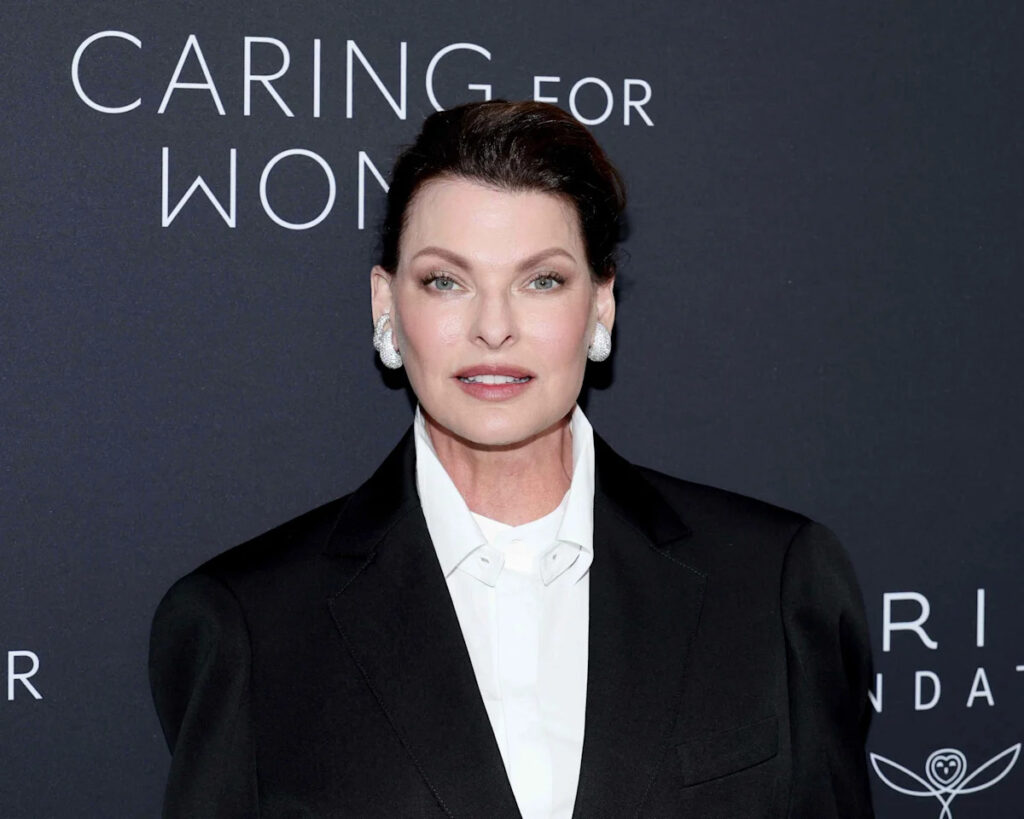 Linda Evangelista and Salma Hayek’s Daughter Valentina Stun During Rare Blended Family Appearance Yahoo entertainment home