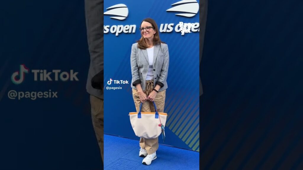 Tina Fey is spending her Friday night at the 2025 US Open #shorts