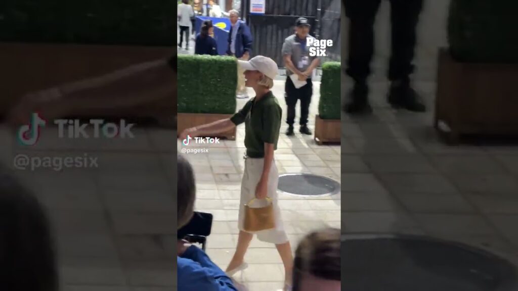 Julianne Hough was spotted arriving to the 2025 US Open 🎾✨ #shorts Julianne Hough was spotted arriving to the 2025 US Open 🎾✨ #shorts