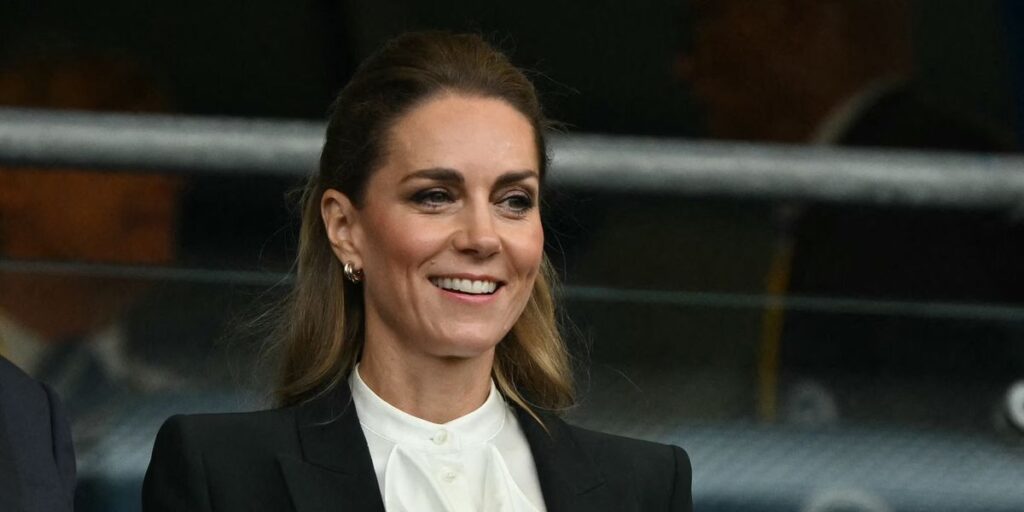 Kate Middleton beams as she steps out to support England just days after ‘evil’ attacks on Princess of Wales