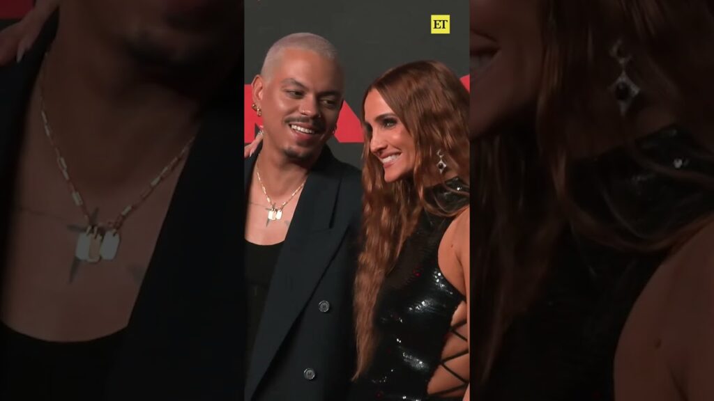 We can't get #Ashleesimpson and #evanross outta our heads😍 #vmas