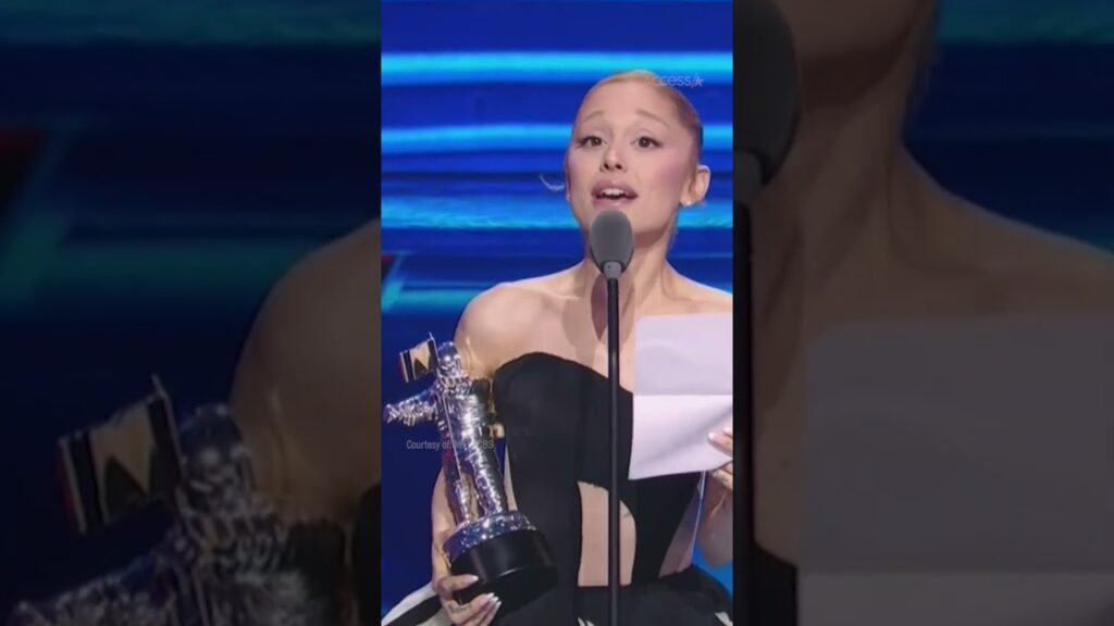 Ariana Grande Gives Heartfelt VMAs Speech While Thanking Her Dad Ariana Grande Gives Heartfelt VMAs Speech While Thanking Her Dad