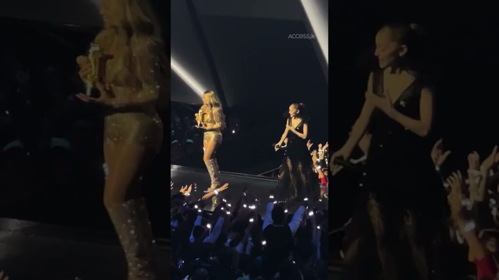 Ariana Grande Bows Down To Mariah Carey At VMAs Ariana Grande Bows Down To Mariah Carey At VMAs
