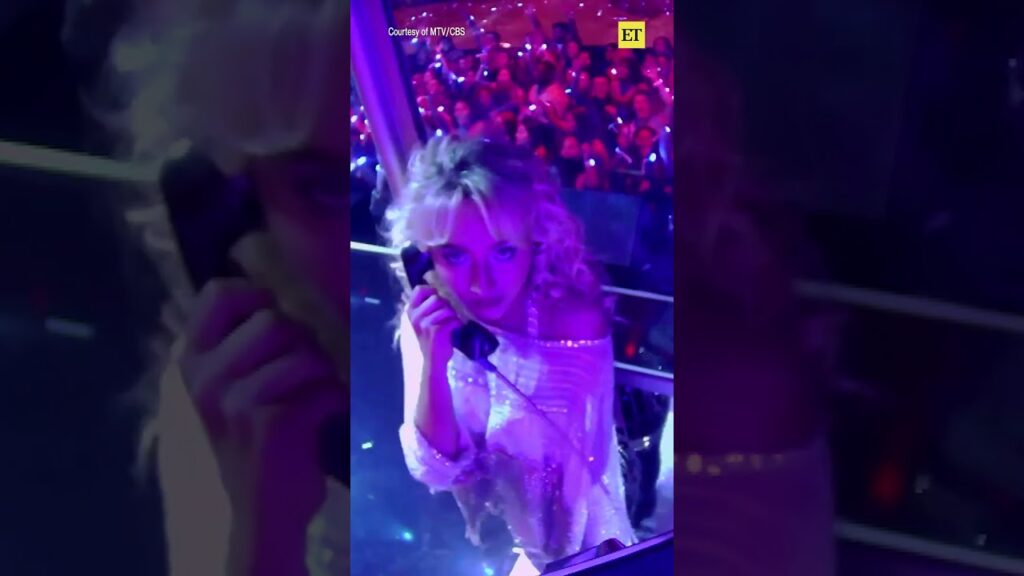 Can we take a moment to appreciate #sabrinacarpenter's dance break during her #vmas performance?! 🤩