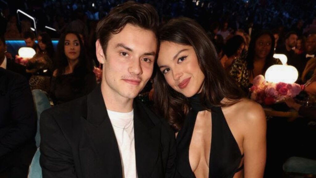 Louis Partridge on Olivia Rodrigo & New Netflix Role Louis Partridge on Olivia Rodrigo & New Netflix Role