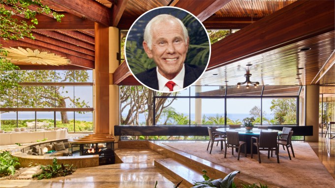 Johnny Carson’s Former Malibu Estate in Photos Johnny Carson's Former Malibu Estate in Photos