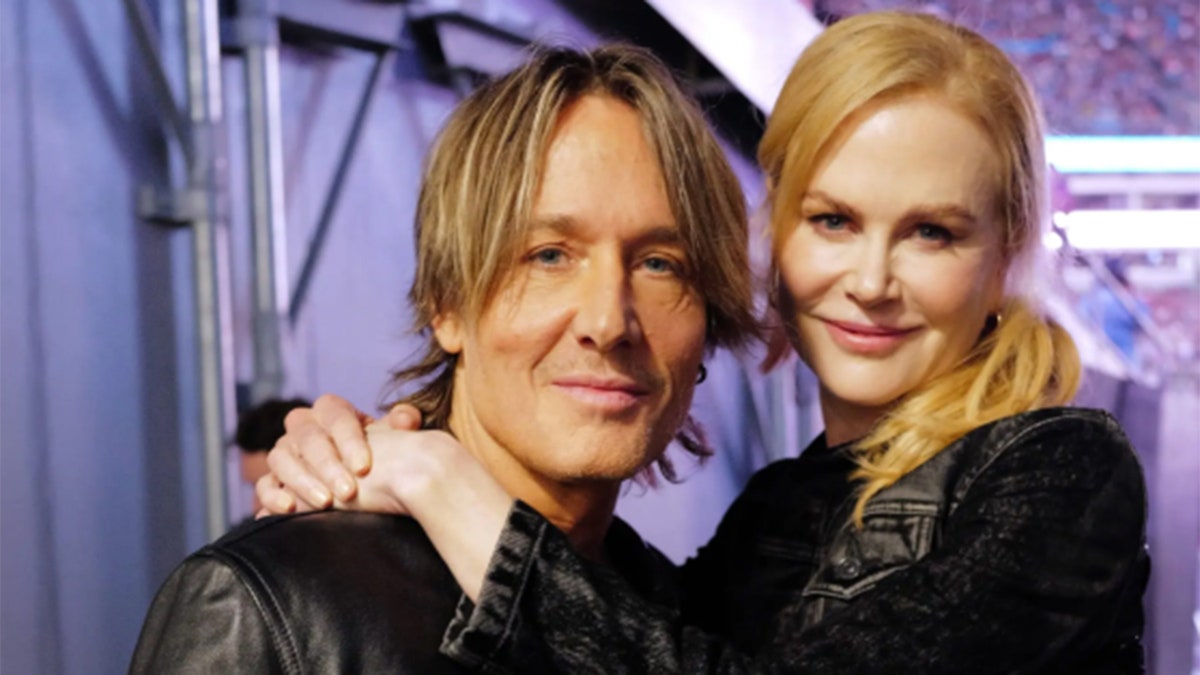 Keith Urban and Nicole Kidman hugging
