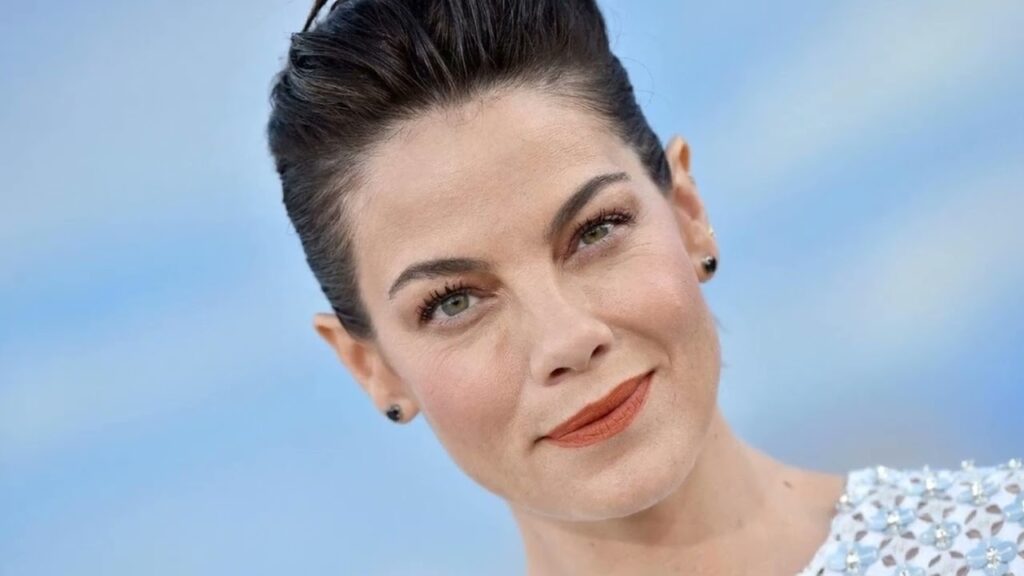 Plaid Perfection Michelle Monaghan'S Fall Fashion Find Inspires Affordable Style. As Autumn Official