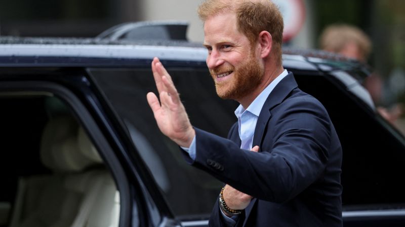Prince Harry makes surprise visit to Kyiv after trip to Britain