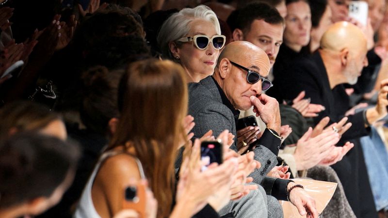 Meryl Streep crashes Milan fashion show for ‘Devil Wears Prada 2’ shoot Meryl Streep crashes Milan fashion show for ‘Devil Wears Prada 2’ shoot