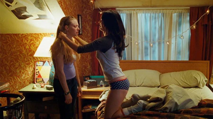Amanda Seyfried and Megan Fox in <em>Jennifer’s Body</em> (2009)
