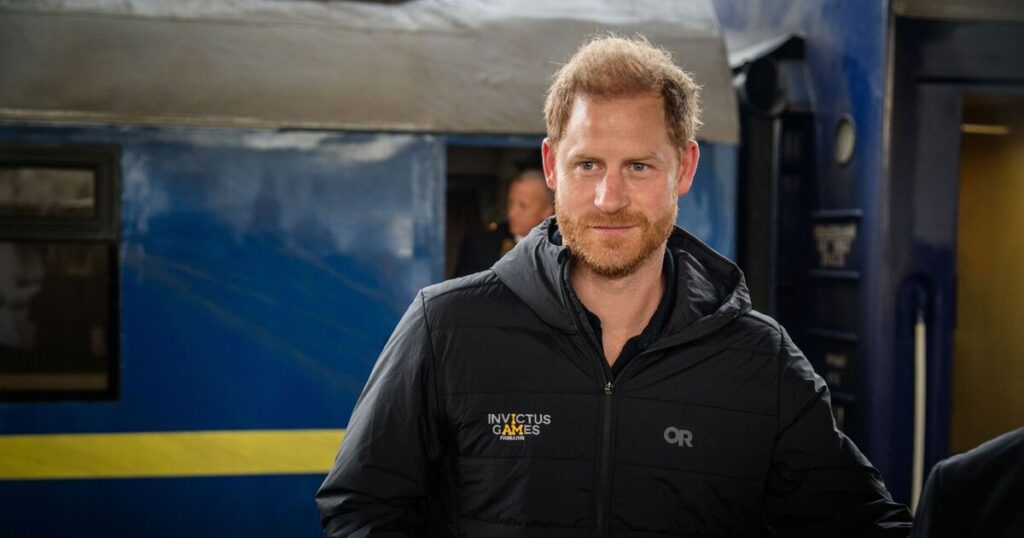 Archie and Lilibet will likely visit King in UK 'if one condition met’ - Royals - News