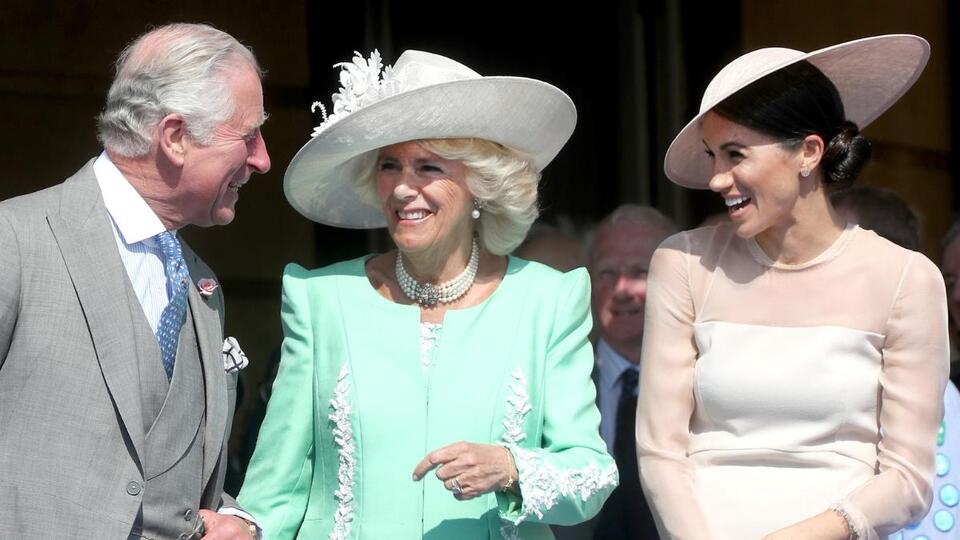 Meghan Markle Offered To ‘Repair Relationships’ in Rare Phone Call With King Charles, Source Claims