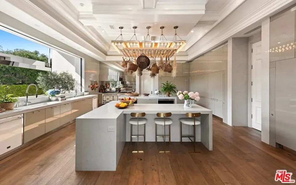 Jennifer Lopez and Ben Affleck Knock $8 Million Off Price of Marital Home—After Nearly a Year With No Buyer