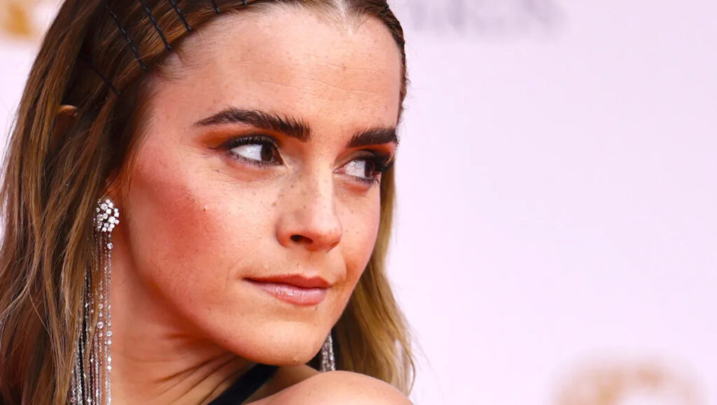 Emma Watson Reveals The “Bone-Breakingly Painful” Lesson She Learned About Hollywood After Wrapping ‘Harry Potter’ Emma Watson Reveals The “Bone-Breakingly Painful” Lesson She Learned About Hollywood After Wrapping ‘Harry Potter’