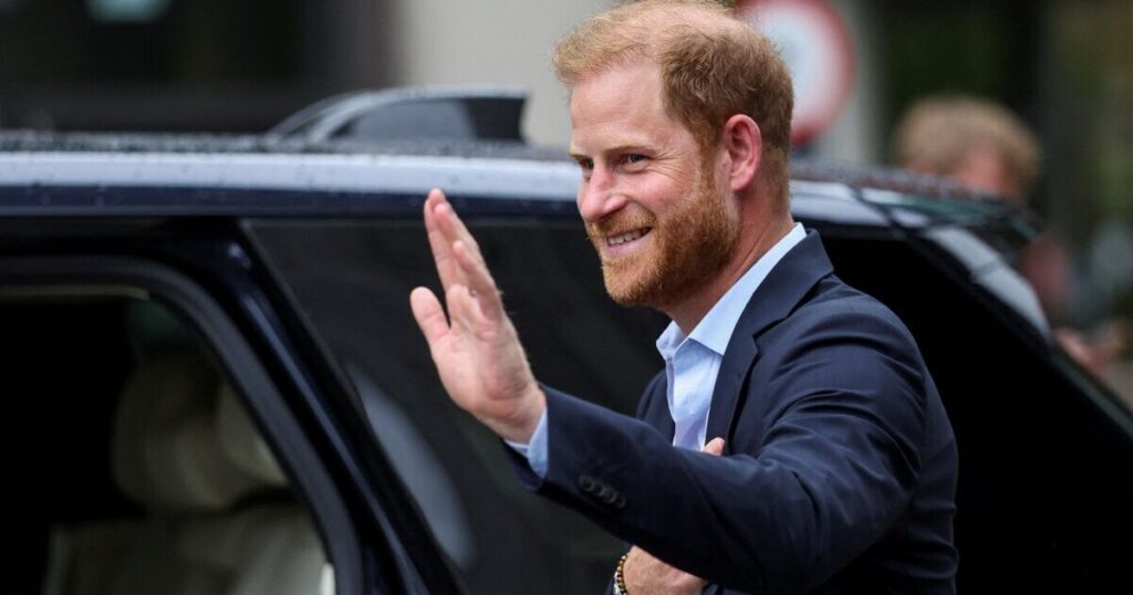 Royal Family LIVE: Royal Family warned after Prince Harry's 'reminder' | Royal | News