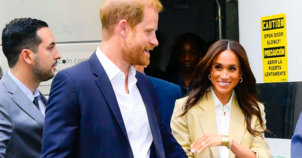 Royal Family LIVE: Prince Harry’s plot to flee Britain and ‘drama’ before US move revealed | Royal | News Royal Family LIVE: Prince Harry's plot to flee Britain and 'drama' before US move revealed | Royal | News